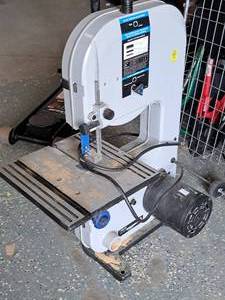 lot 34 image: Delta ShopMaster Band Saw BS100