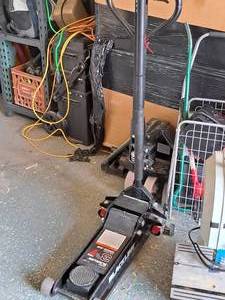 lot 35 image: Arcan BlackLine 3 12-Ton Hydraulic Low Profile Service Jack XL35B