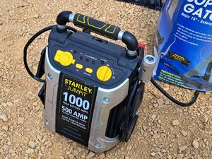 lot 39 image: Stanley JumpiT 120-PSI 1000 Amp Peak  500 Amp Starter Jump-Starter with Compressor J5C09 SEL