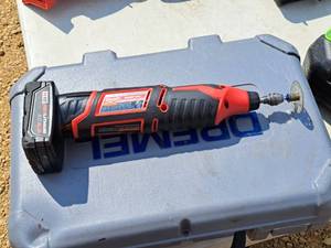 lot 43 image: Milwaukee 2 12V Rotary Tool 2460-20 with M12 Red Lithium XC4.0 Battery