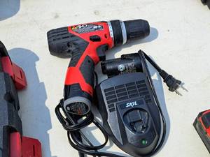 lot 47 image: Bosch Skil 38 12V Drill 2414 with (2) Batteries, (1) Charger