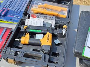 lot 54 image: Bostitch Air Cap Stapler SL1838BC with Accessories and Carry Case