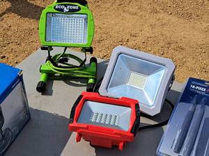 lot 59 image: Lot of (3) Shop Worklights