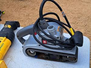 lot 60 image: Porter-Cable Variable Speed Belt Sander with Dust Collection 352VS 3x21