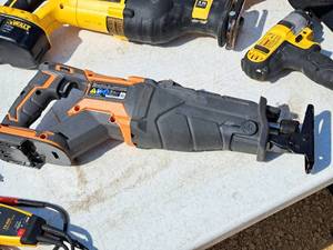 lot 65 image: Ridgid 18V Reciprocating Saw R8643