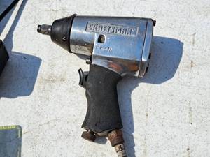 lot 68 image: Craftsman 12 Air Impact Wrench 191181