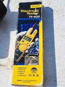 lot 70 image: Fluke Electrical Tester TS-600 (in box)