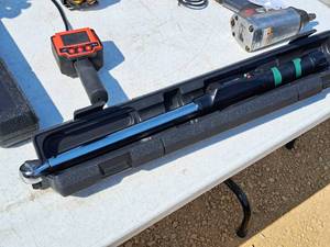 lot 73 image: 12 250-ft.lb. Torque Wrench FC3250 with Case