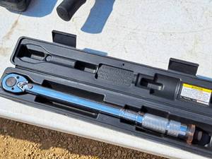 lot 74 image: Pittsburgh Torque Wrench