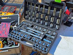 lot 76 image: Pittsburgh Mechanics Socket Set with Case