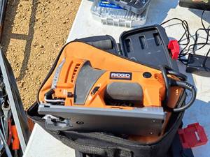 lot 77 image: Ridgid Ridgid R3101 with Case