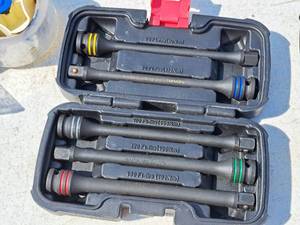 lot 79 image: Husky Torque Bar Set 5-piece