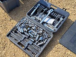 lot 84 image: Craftsman Mechanics Tool Set