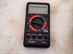 lot 112 image: Tolsen Multimeter 38031