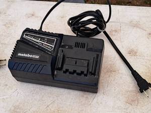 lot 113 image: Metabo Li-ion 14.4V-18V Battery Charger