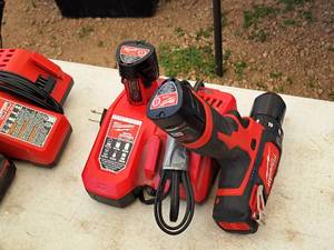 lot 119 image: Milwaukee 38 12V DrillDriver 2407-20 with (2) Batteries, Charger