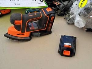 lot 140 image: Black & Decker 20V Palm Detail Sander BDCMS20 with (2) Batteries