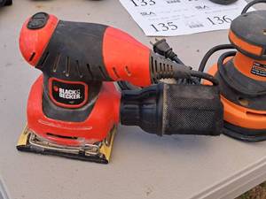 lot 137 image: Black & Decker Palm Sander FS540