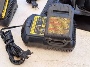 lot 129 image: DeWalt Battery Charger DCB101 with 20V Battery