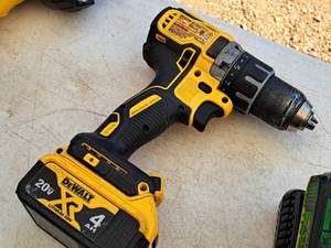 lot 126 image: DeWalt 12 20V Drill Driver DCD791 with Battery