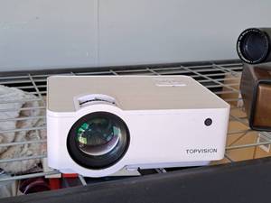lot 227 image: Top Vision LED Projector T6