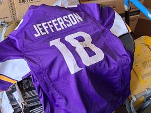 lot 236 image: Size Large Minnesota Vikings #18 Jefferson Signed Jersey