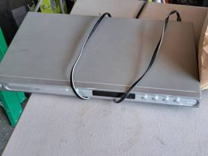 lot 233 image: Magnavox DVD VideoCD Player MDV400