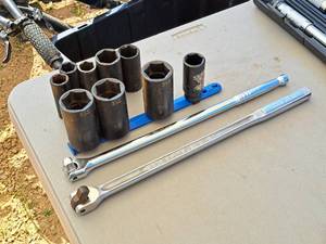 lot 159 image: (9) Impact Sockets with (2) Breaker Bars
