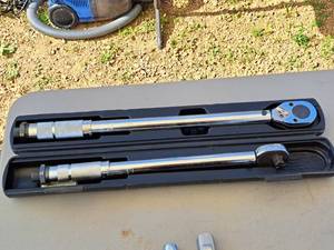 lot 160 image: Lot of (2) Torque Wrenches