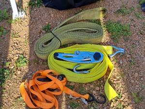 lot 186 image: (2) Ratchet Straps and (1) Tow Strap