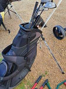 lot 195 image: Taylor Made Golf Bag with Golf Clubs