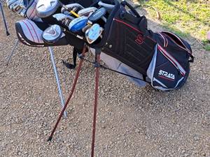 lot 197 image: Strata Golf Bag with Golf Clubs