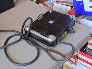 lot 317 image: Alpine Mono Power Amplifier PDX-1.600