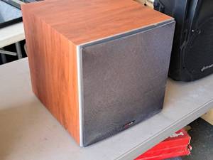 lot 322 image: Polk Audio Powered Subwoofer PSW10 110V