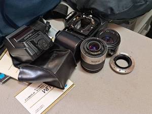 lot 356 image: Minolta AF 7000 Camera with 28-80 AF Zoom Lens, Maxxum AF 50mm 11.7 Lens, Maxxum 2800 AF Flash Unit, Adapter and Carry Case