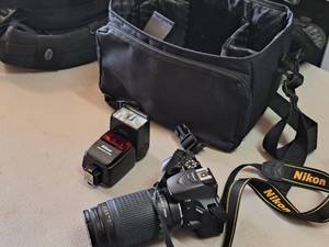 lot 358 image: Nikon D5600 Camera with Nikkor 70-300mm 14-5.6 Lens, Speedlight SB-600 Flash Unit, Camera Bag