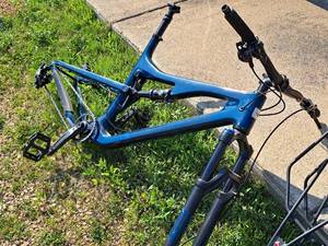 lot 366 image: Santa Cruz Bike Frame