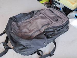 lot 305 image: North Face Flex Vent Backpack