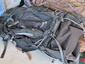 lot 299 image: Osprey Zenith 98 Backpack