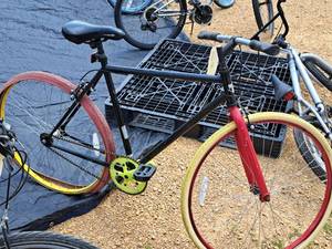 lot 377 image: 24 Mens Street Bicycle 22 Black Frame
