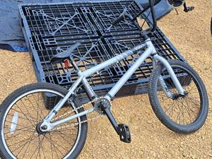 lot 378 image: Haro 200.1 16 Boys Single-speed BMX Bicycle 11 Silver Frame