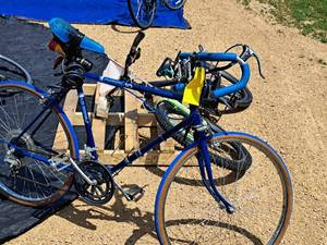 lot 383 image: Huffy Omni-10 24 Mens Ten-speed Street Bicycle 22 BlueBlack Frame