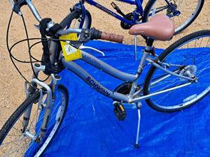 lot 393 image: Schwinn Clear Creek 24 Womens Trail Bicycle 18 Grey Frame