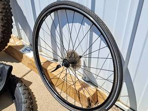 lot 405 image: Giant P-R2 24 Quick-Release Rear Bicycle Rim