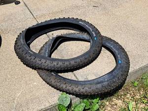 lot 416 image: Lot of (2) Schwalbe Jumbo Jim 26x4.0 Fat Tire Bike Tires