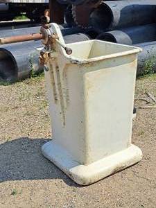 lot 173 image: Cherry Picker Bucket