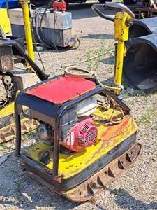lot 175 image: Wacker Neuson 750-lbs Gasoline Tamper