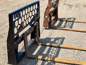 lot 181 image: 47 Forklift Fork Attachment