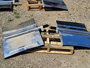 lot 200 image: Lot of (2) Kenworth Chrome Semi Truck Front Mud Guards