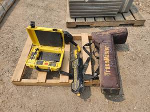 lot 243 image: Schonstedt TraceMaster II Underground Utility Locator with Accessories and Carry Bag